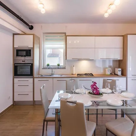 Stunning In With Wifi Apartment *