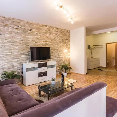 Stunning In With Wifi Apartment *